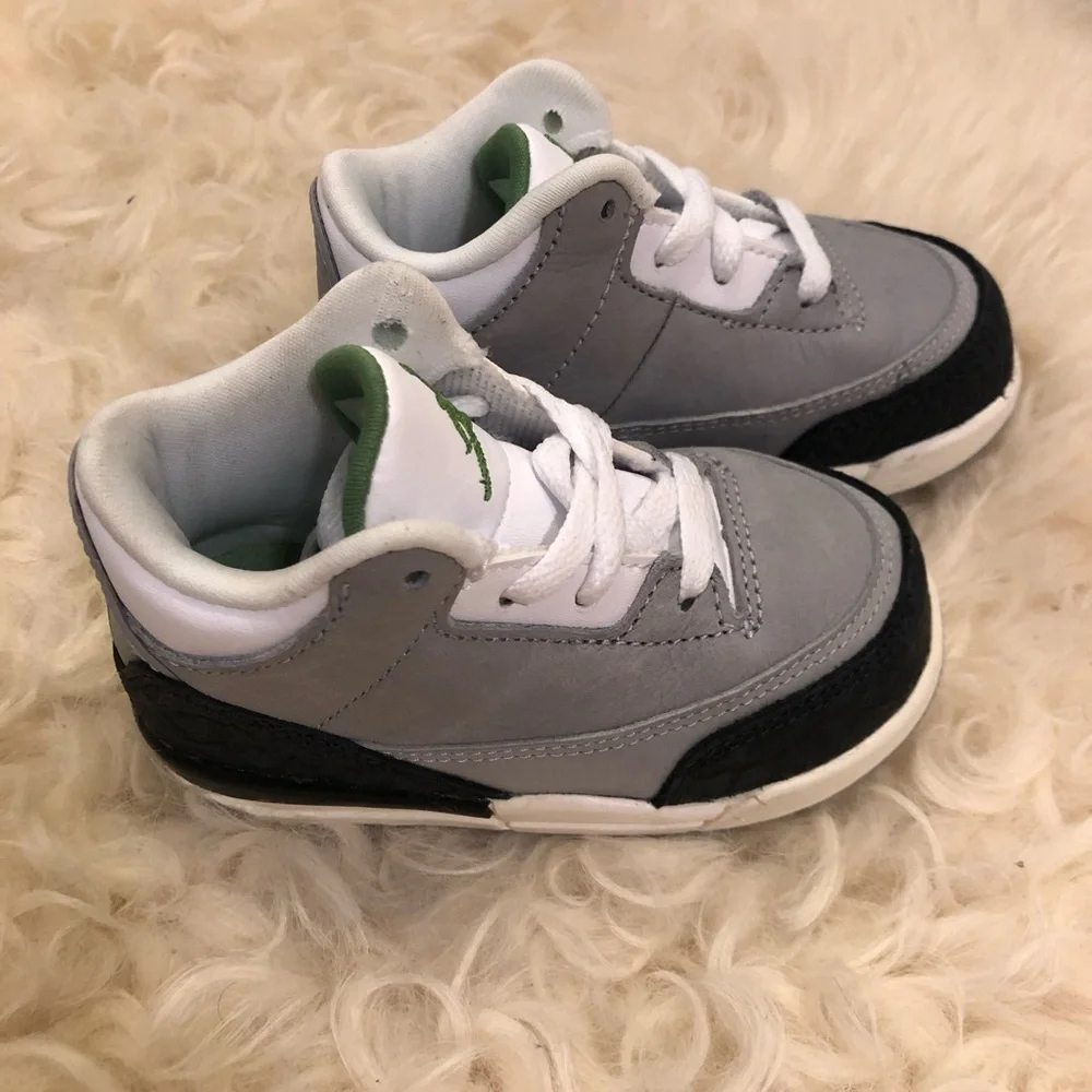 Air Jordan 3 Retro Sneakers